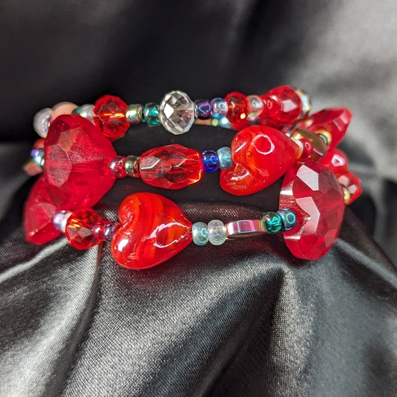 Red Hearts & Hematite Beads Bracelet Crystals Glass Beads Handmade Artisan Bling - Picture 8 of 12